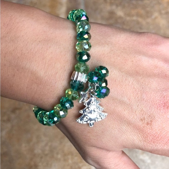Christmas Green and Red crystal Beaded Charm Bracelets - Picture 3 of 4